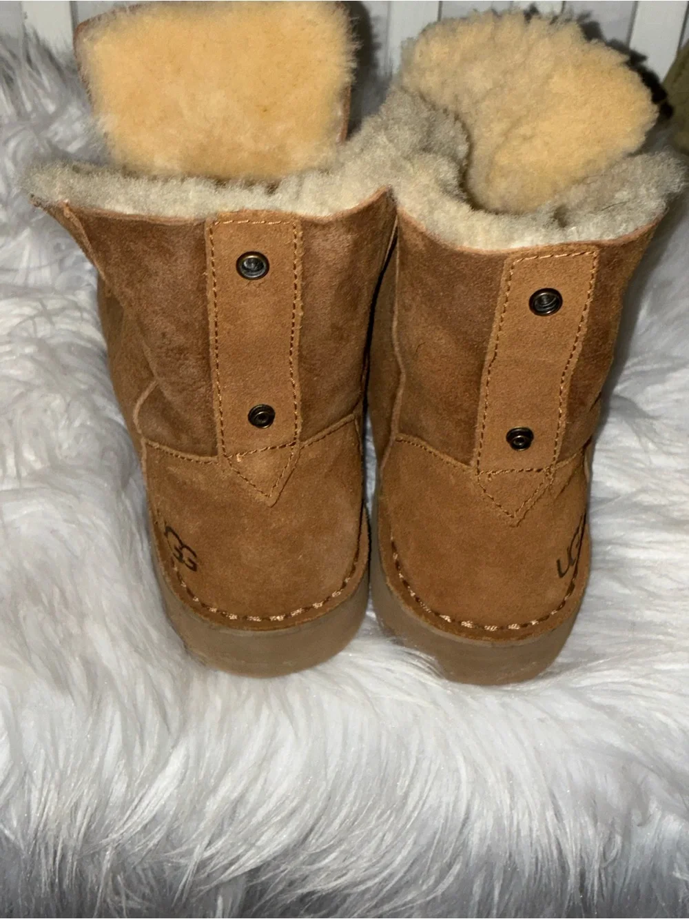 UGG Women’s Quincy Leather And Sheepskin Lace Up Boots Tan Size 6.5